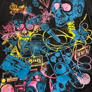 2000s hybrid skulls band tee